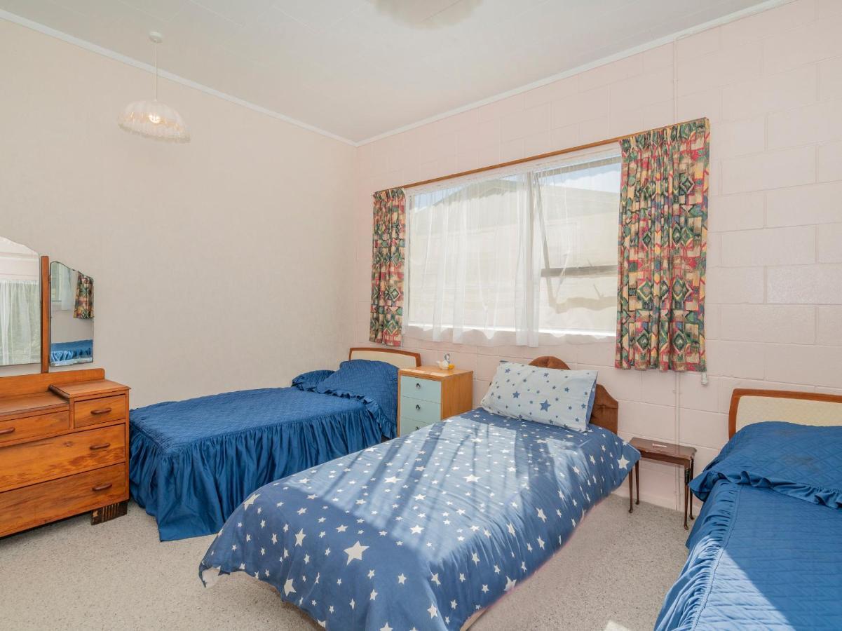 Cosy At Cooks - Cooks Beach Downstairs Unit المظهر الخارجي الصورة